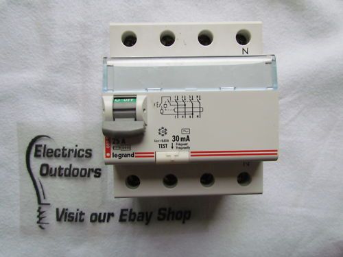 LEGRAND 25 AMP RCD 30 mA 4 POLE BREAKER 089 93 TENBY  