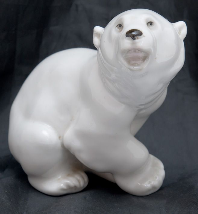 VINTAGE SOVIET USSR PORCELAIN LFZ Polar Bear  