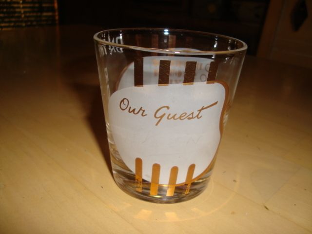VINTAGE RARE OUR GUEST LIKES ON THE ROCKS GLASSES  