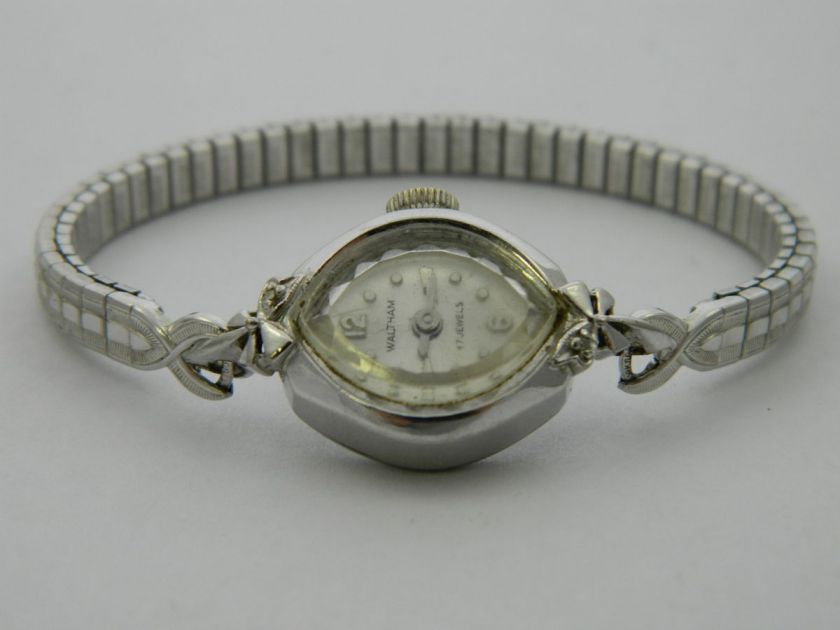 Waltham 17 Jewel, 6 3/4 x 8 Ligne, Ladies Vintage Wristwatch. Running 