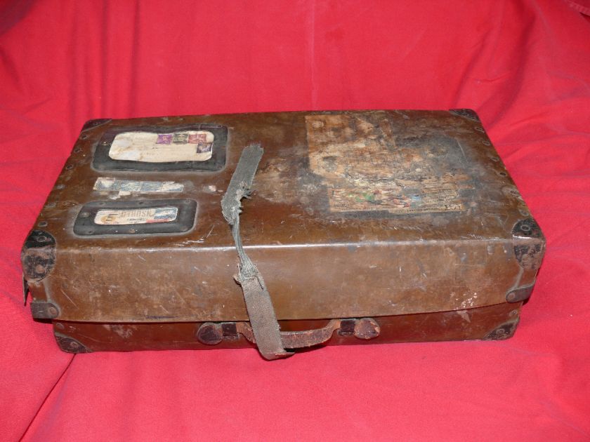 PRE WW2 RAILWAY EXPRESS VINYL LAUNDRY MAILING SUITCASE  