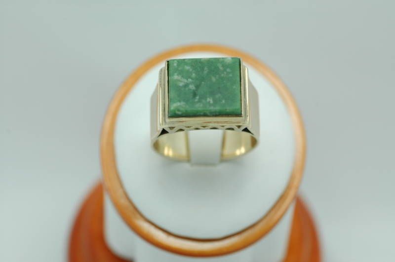 VINTAGE DECO NATURAL NEPHRITE JADE 14K GOLD RING  