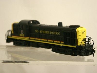 Kato HO Gauge Northern Pacific #862 Diesel Locomotive in Atlas Box 