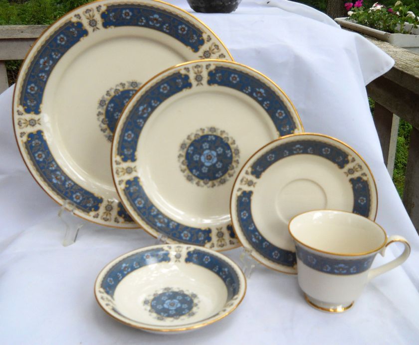 CARICO CHINA RENAISSANCE DINNERWARE PLATE 5 P SET CUP  