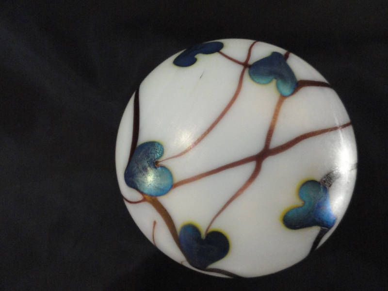 1975 CORREIA STUDIOS Paperweight Hearts & Vines  