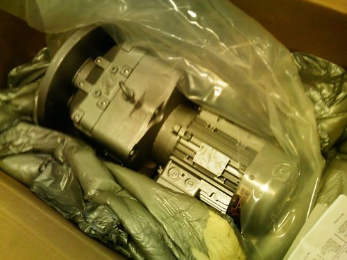 NORD NORDBLOC SK 773F 90 L/4 CUS GEARBOX W/ 2 HP MOTOR  