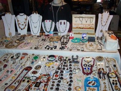 HUGE MIXED LOT 400+ITEMS ESTATE,VINTAGE,RETRO COSTUME JEWELRY LBS 