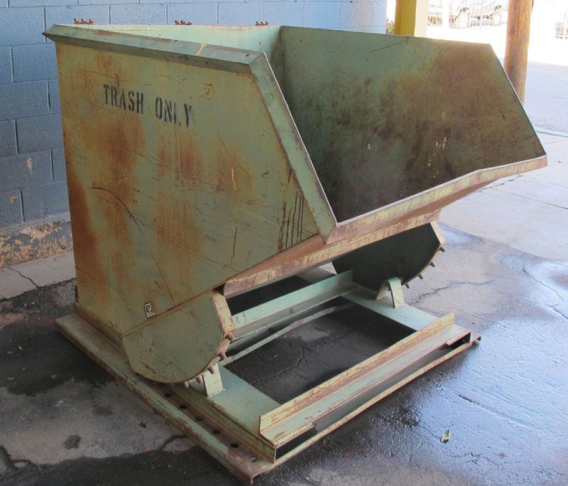 USED JESCO DUMPING HOPPERS / 2.5 YARD  