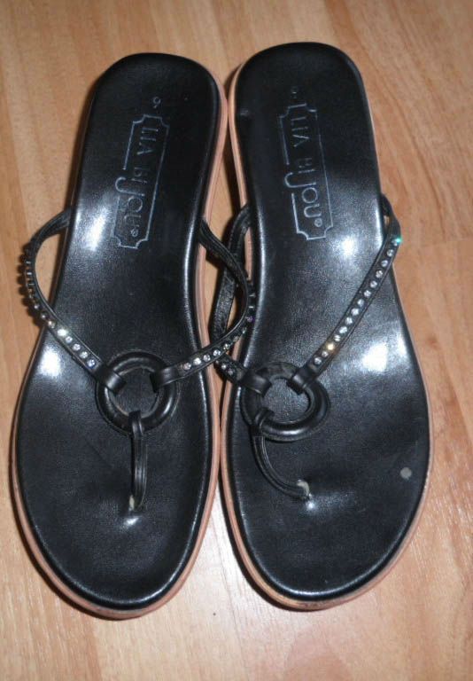 LIA BI JOU WOMENS SANDALS SIZE 9 OH MY  