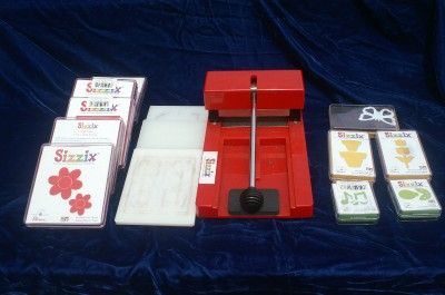 SIZZIX DIE CUTTING MACHINE ORIGINAL RED w/DIES  