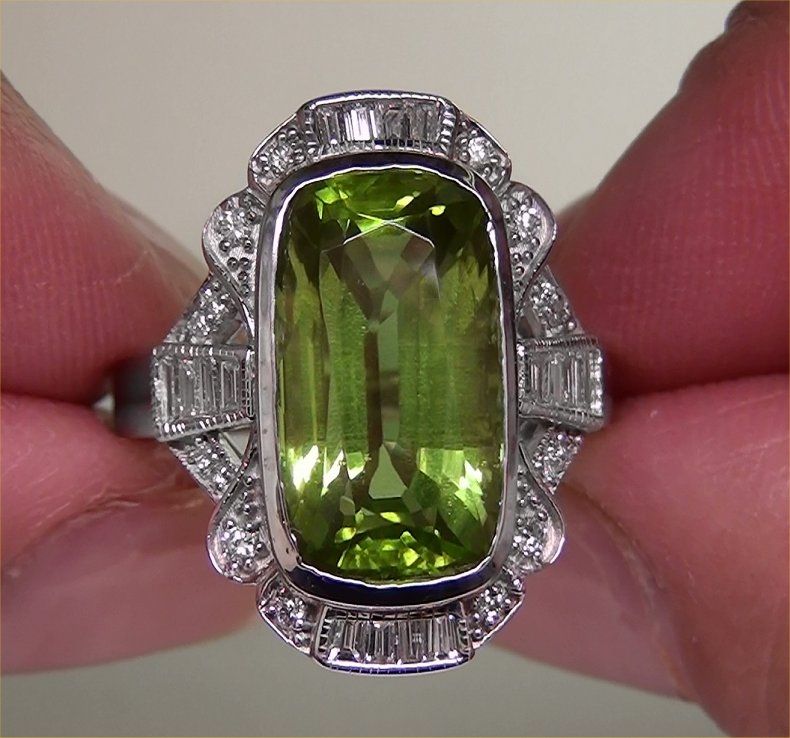   90 Carat Natural Peridot Diamond Vintage Ring 14K White Gold  