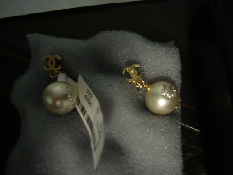 NIB CHANEL PEARL DROP CRYSTAL HEART EARRINGS  