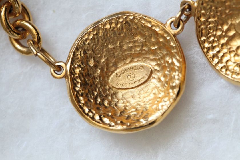 CHANEL Jewelry VINTAGE Gold Metal Coin Medallion Crest Link Choker 