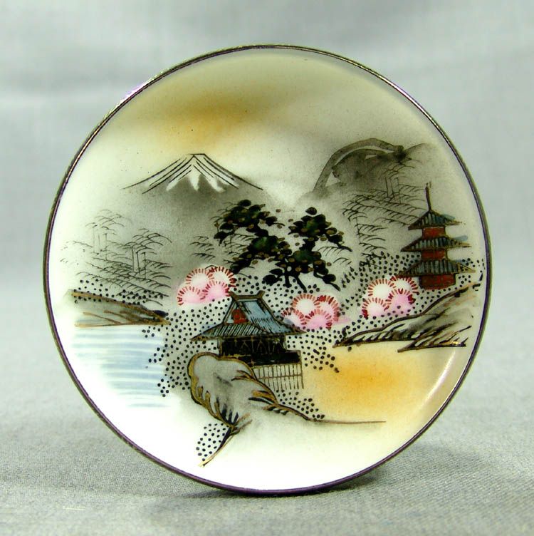 JAPAN KUTANI HAND PAINTED PORCELAIN CHINA PLATE ~PAGODA  