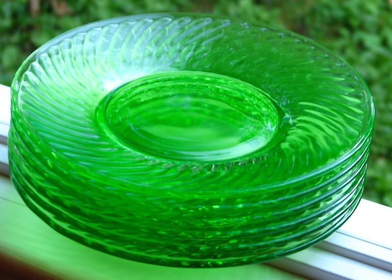 Hocking Spiral Sparkling Green Glass 8  Lunch Plates  