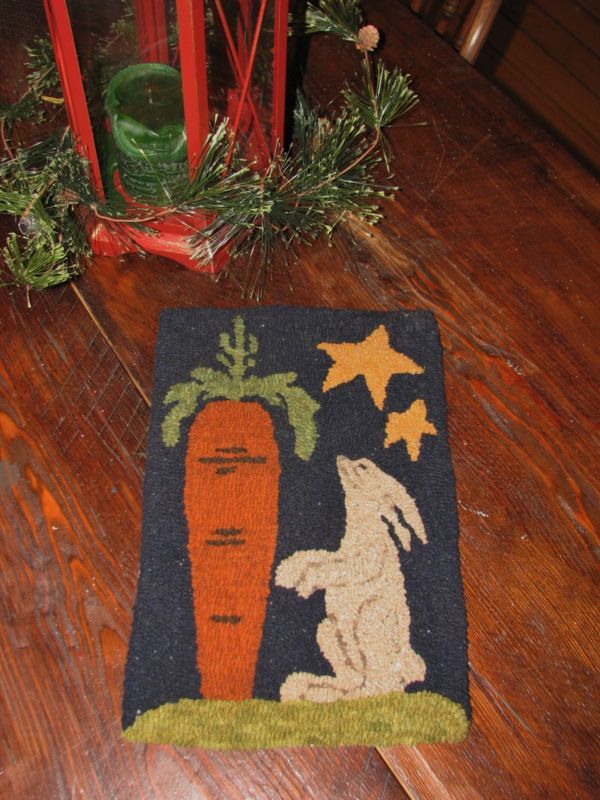 PRIMITIVE DREAM BIG RABBIT EASTER HOOKED RUG PATTERN  