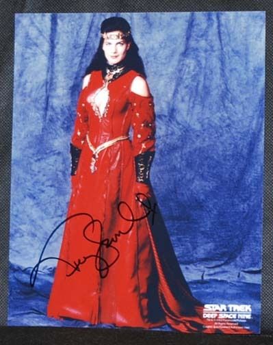 Terry Farrell STAR TREK DEEP SPACE NINE AUTOGRAPH  