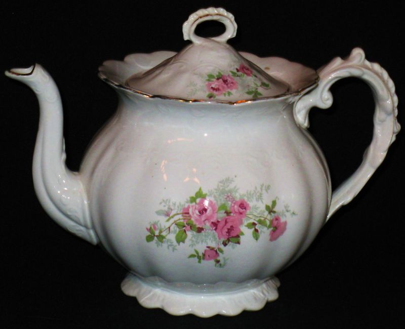 ANTIQUE DESOTO PATTERN COFFEE/TEA POT E.PALESTINE, OH  