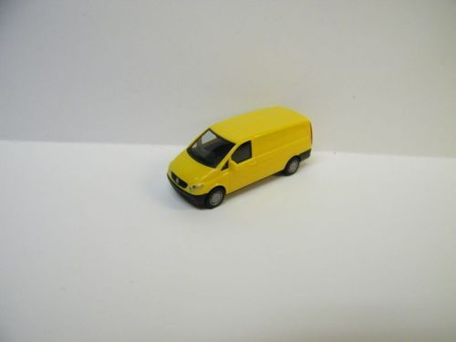 Herpa Mercedes Vito Van Yellow 46008 1/87th  