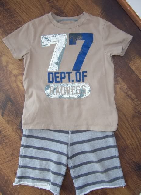   striped SHORTS / BAGGIES & logo graphic T tee SHIRT Outfit, Sz 5, EUC