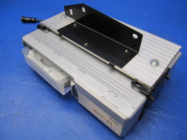 Alpine Stereo Receiver 6 CD Changer Amplifier Speakers  