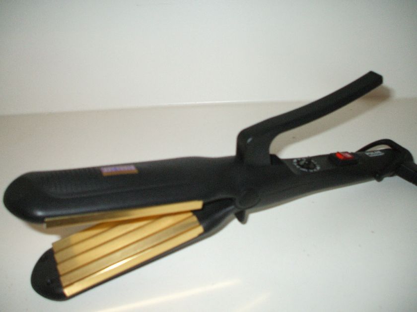 HOT TOOLS CRIMPING IRON,MAXIMUM HIGH HEATNEW, BUT NO BOX  