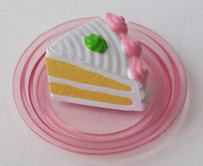 BARBIE DOLL KITCHEN FOOD DISH ACCESSORIES CAKE w PLATE  