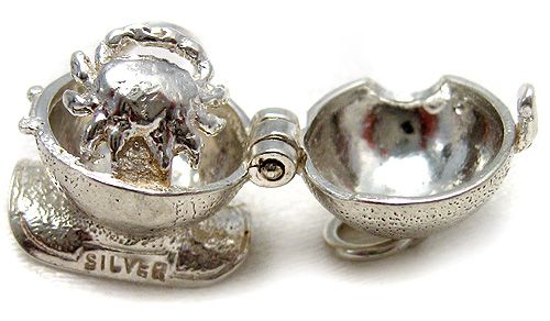 STERLING SILVER 925 DIVERS HELMET OPENS TO CRAB CHARM  