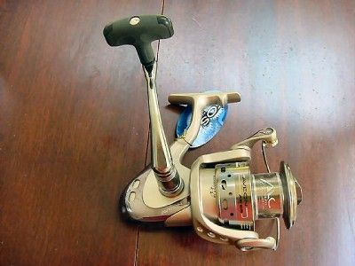 NEW IN BOX OKUMA AVEON AE 65 SPINNING REEL  