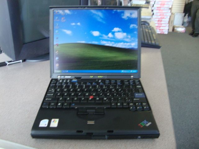 IBM THINKPAD X60 WAR CHEAP LAPTOP W/ DOCKING STATION  