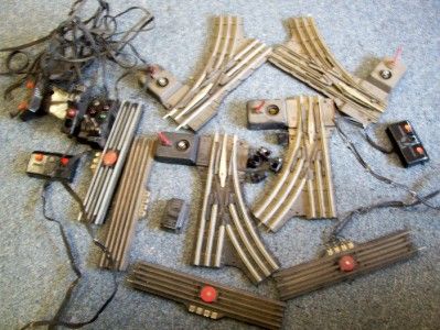 LOT OF VINTAGE LIONEL TRAIN SWITCHES RCS 2 UNCOUPLERS, 042, UCS 6 AND 