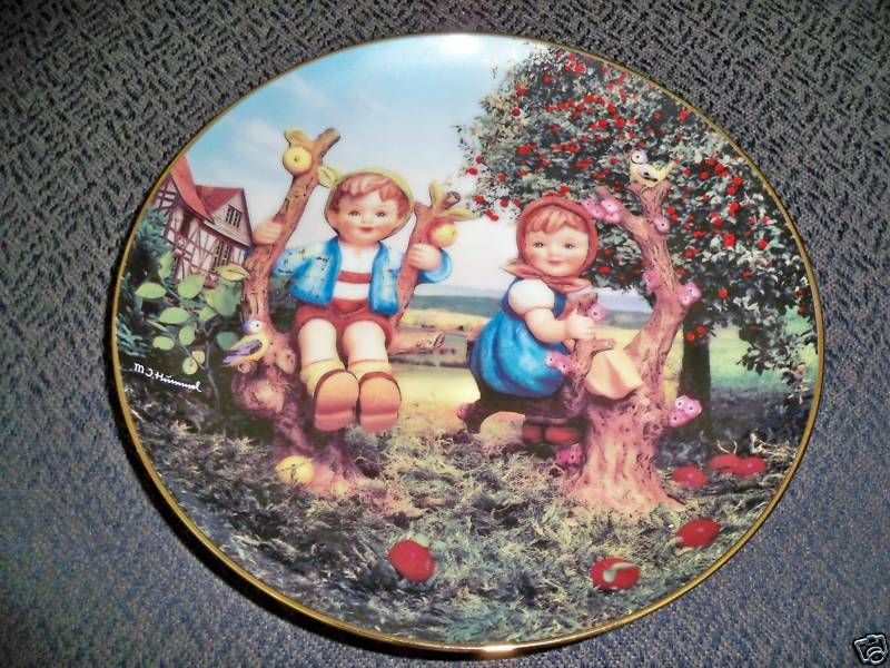 HUMMEL APPLE TREE BOY & GIRL LITTLE COMPANIONS  